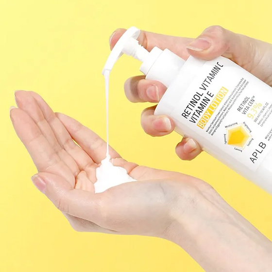 Kliknij na zdjęcie, aby je powiększyć APLB Retinol Vitamin C Vitamin E Body Lotion – straffende Körperlotion mit Retinol, 300 ml