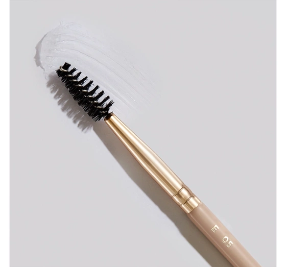 Eveline Cosmetics Pinsel zum Schminken der Augenbrauen und zum Auftragen von Eyeliner E05