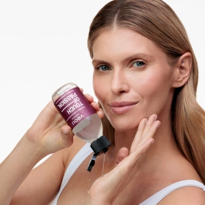 Veoli Botanica Touch Of Passion Aufhellend-nährendes Gesichtstonikum 150 ml