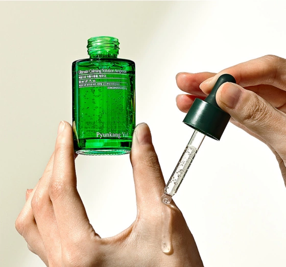 Kliknij na zdjęcie, aby je powiększyć Pyunkang Yul Ultimate Calming Solution Gesichtsserum 30ml