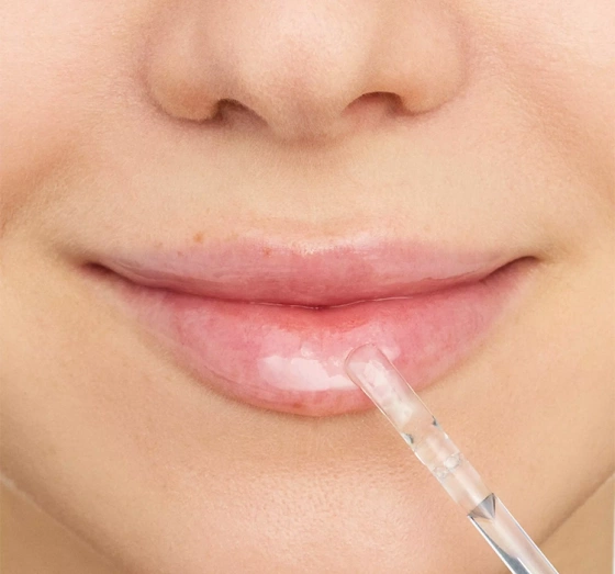 Essence What The Fake! Glass Shine Plumping Lip Filler Lipgloss 01 Oh So Glassy! 4,2 ml