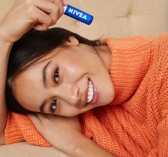 Kliknij na zdjęcie, aby je powiększyć NIVEA Original Care pflegender Lippenstift 4,8 g