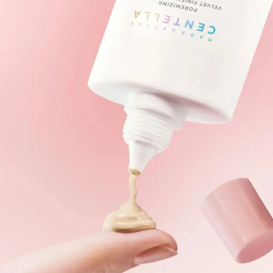 Kliknij na zdjęcie, aby je powiększyć SKIN1004 Centella Poremizing Velvet Finish Sunscreen SPF50+ PA++++ Gesichtscreme 50 ml