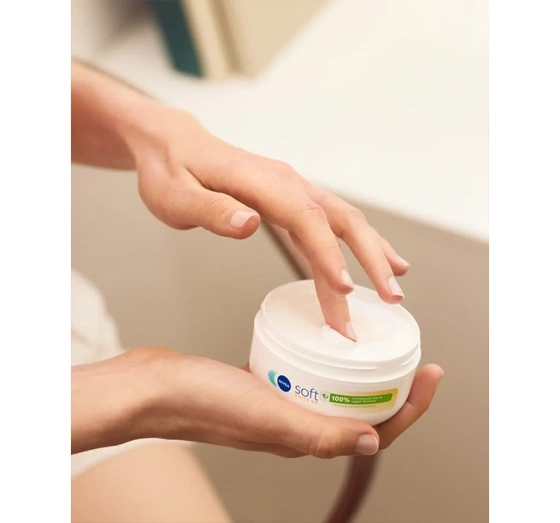 NIVEA Soft Daily UV SPF15  intensiv feuchtigkeitsspendende Creme 100ml