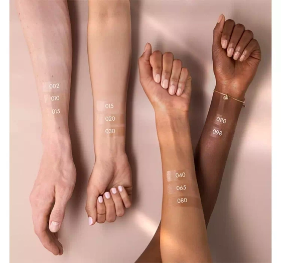 Kliknij na zdjęcie, aby je powiększyć CATRICE SOFT GLAM FILTER AUFHELLENDE FOUNDATION 020 LIGHT MEDIUM 30ML