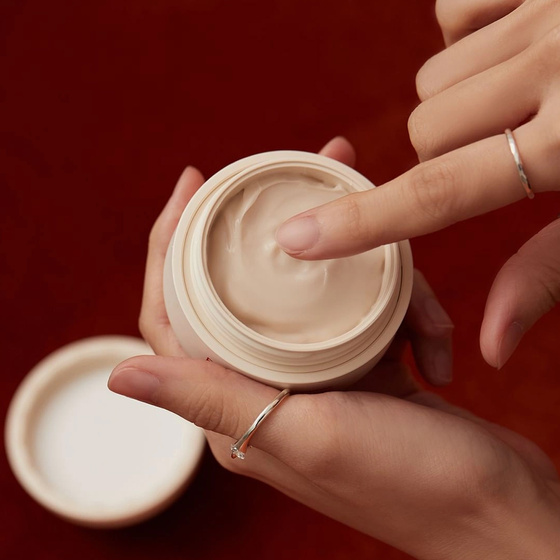 Kliknij na zdjęcie, aby je powiększyć Fraijour Alchemic Ginsenoside Intense Firming Cream – intensiv straffende Anti-Falten-Creme mit Ginseng, 50 ml